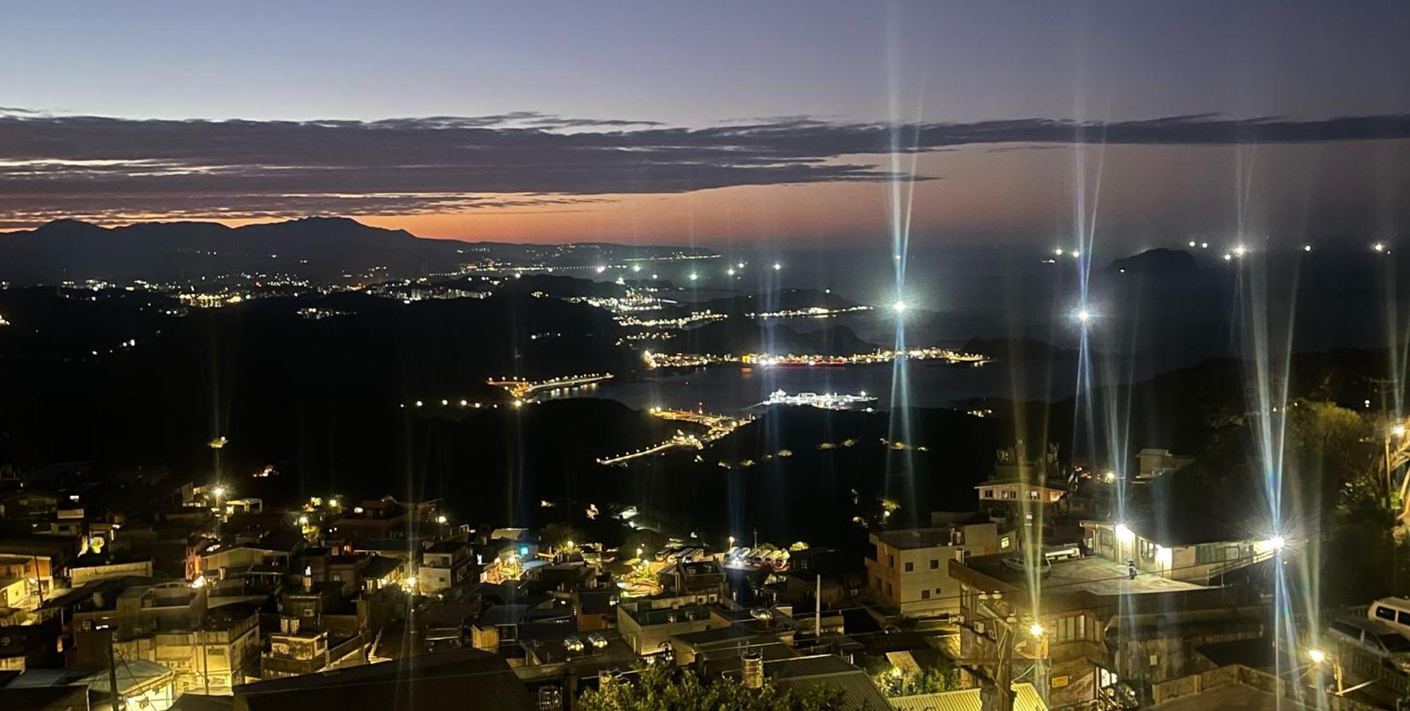 九份山海灣民宿 I 近老街 L 海景檜木房 Buitenkant foto